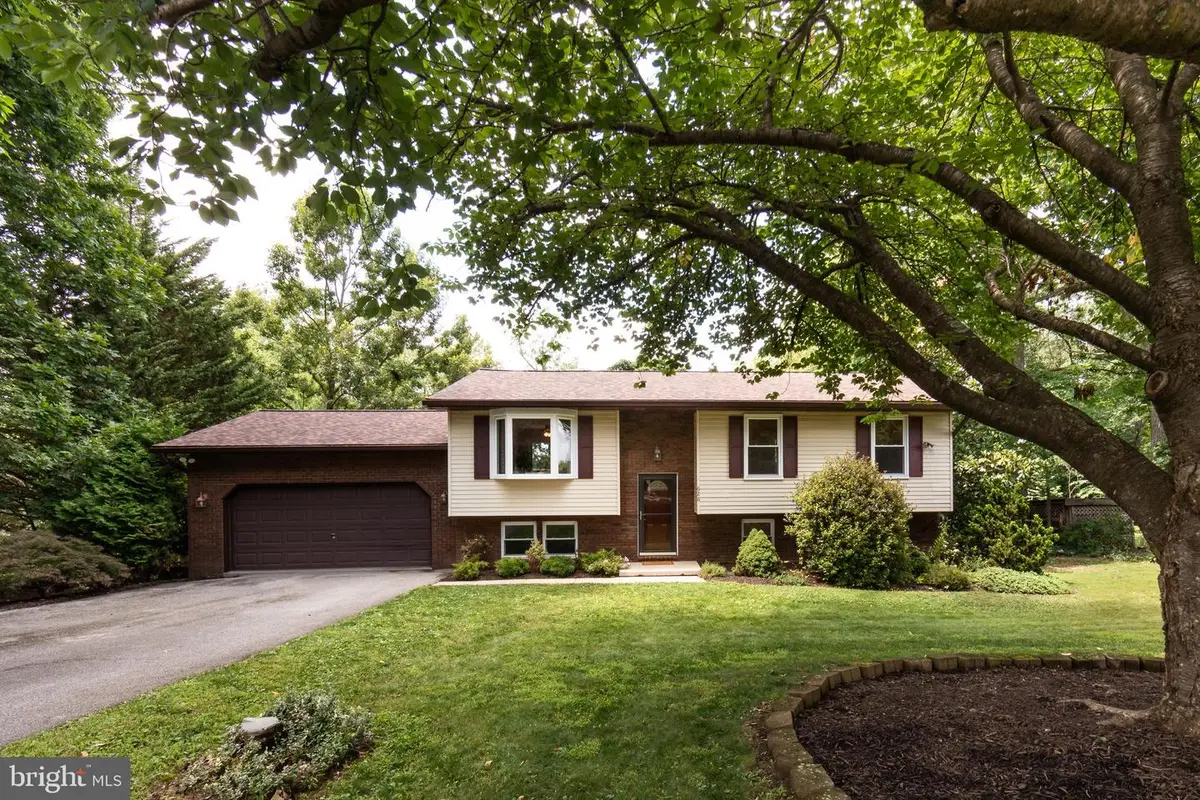 626 Barnes Ave, Westminster, MD 21157 - #1