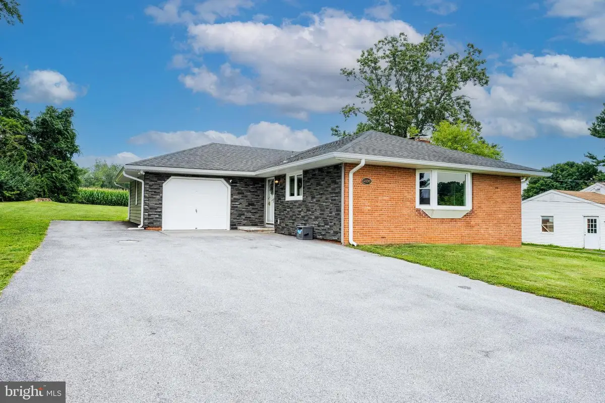 4090 Boteler Rd, Mount Airy, MD 21771 - #1