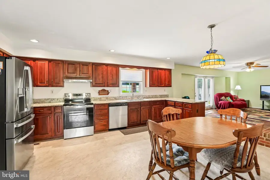 2215 Cherokee Dr, Westminster, MD 21157 - #3