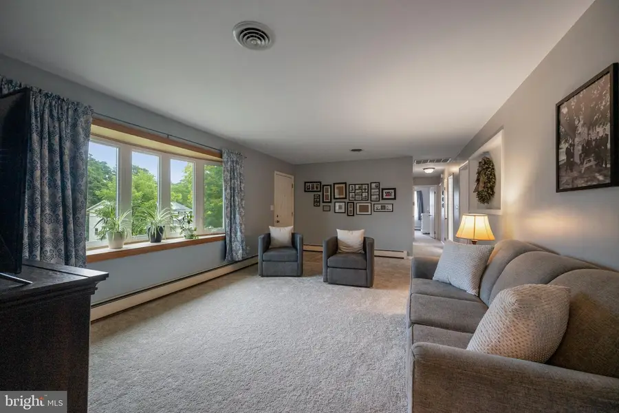 659 Geneva Dr, Westminster, MD 21157 - #2