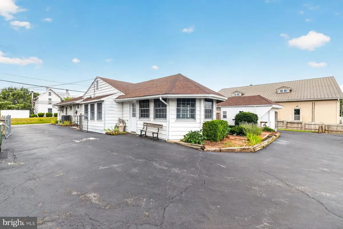 4316 Black Rock Rd, Hampstead, MD 21074 - #1