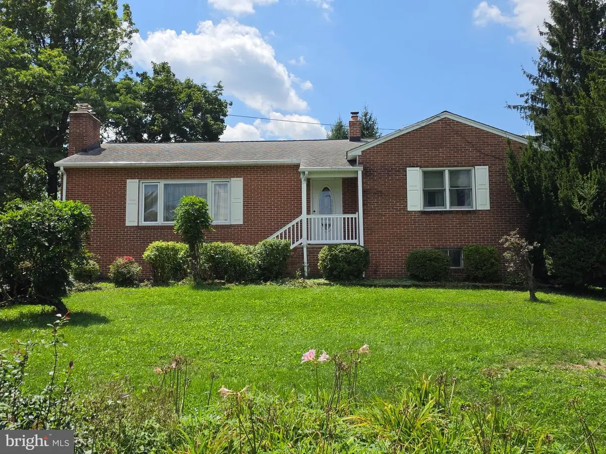 200 Bezold Ave, Westminster, MD 21157 - #1
