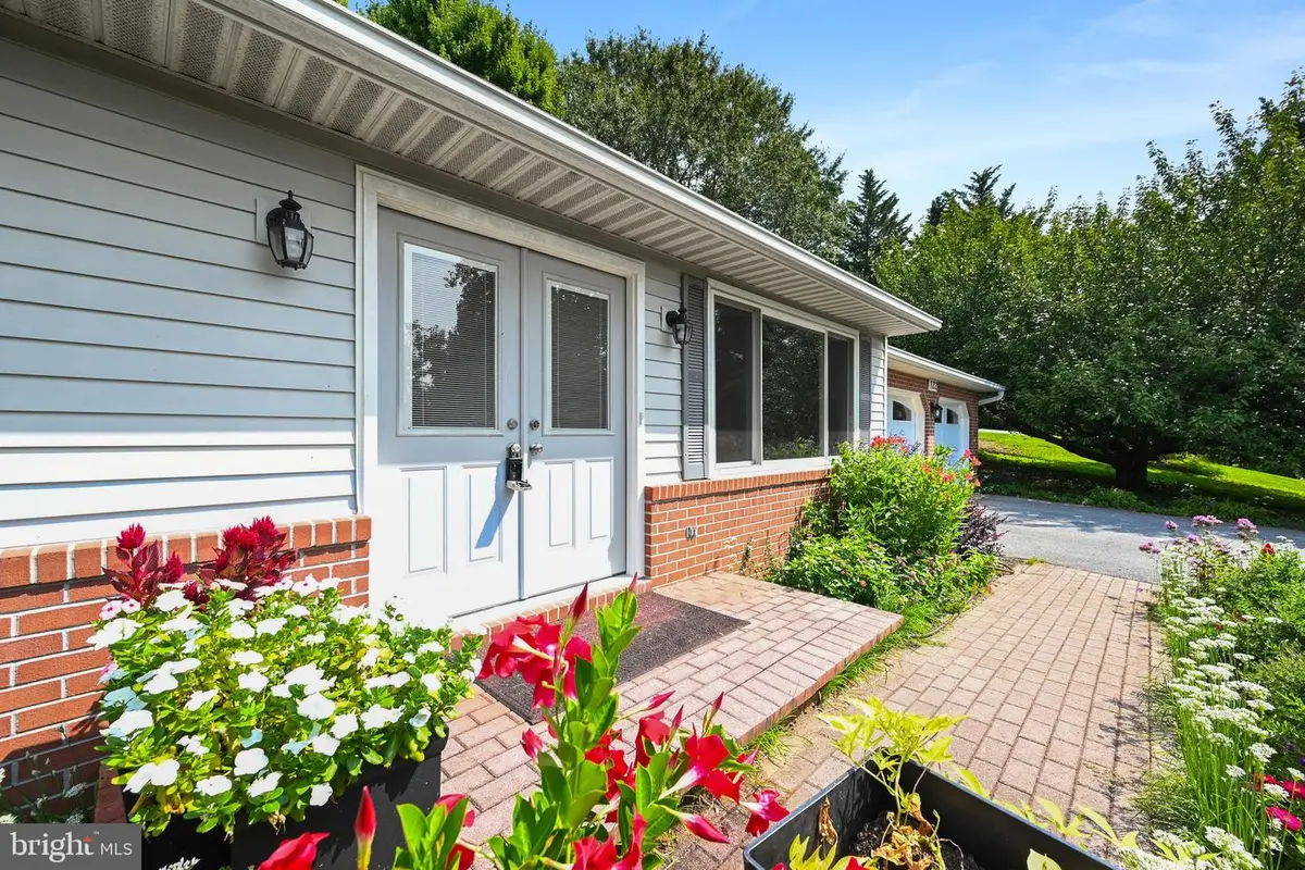 122 Elaine Ave, Westminster, MD 21157 - #1