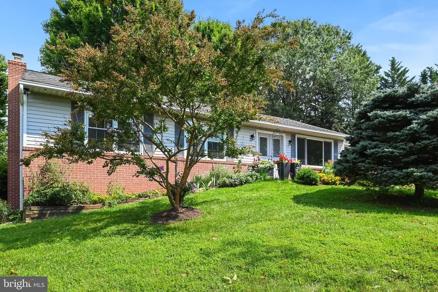122 Elaine Ave, Westminster, MD 21157 - #2
