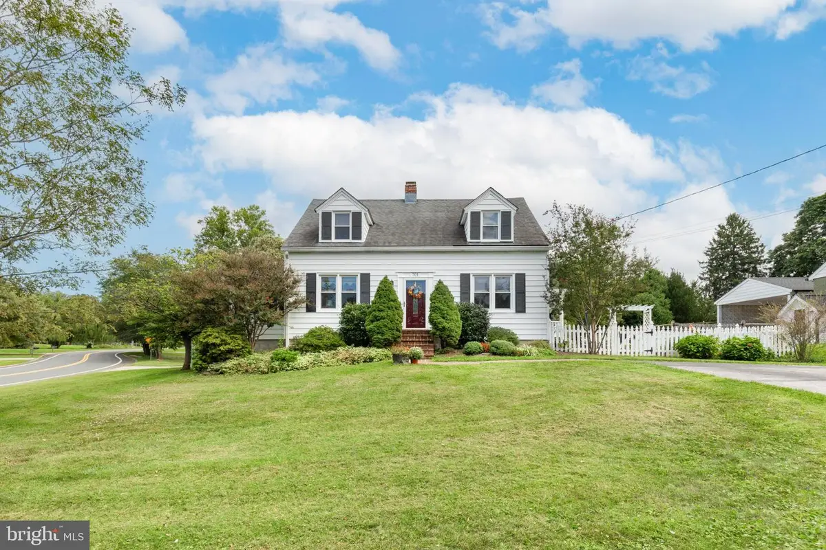 701 Longview Ave, Westminster, MD 21157 - #1