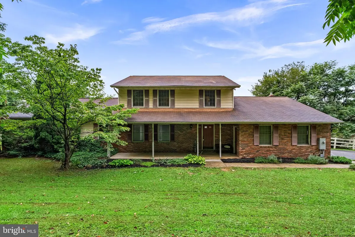 3050 Hooper Rd, New Windsor, MD 21776 - #1