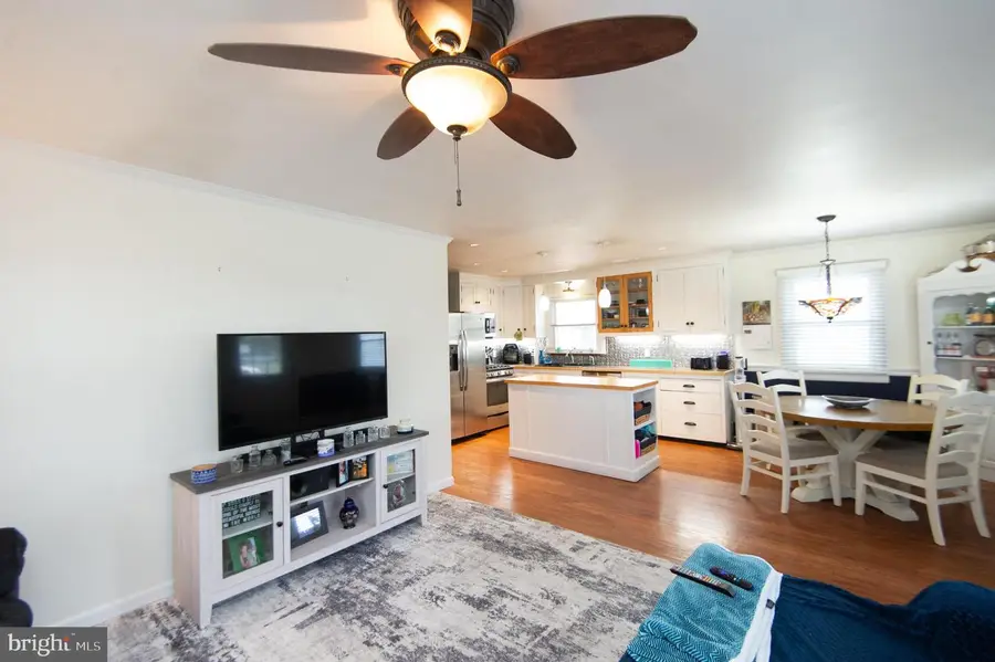 4909 Ravenwood Rd, Vienna, MD 21869 - Image #3