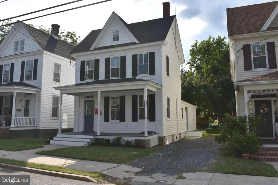 207 Willis St, Cambridge, MD 21613 - #2