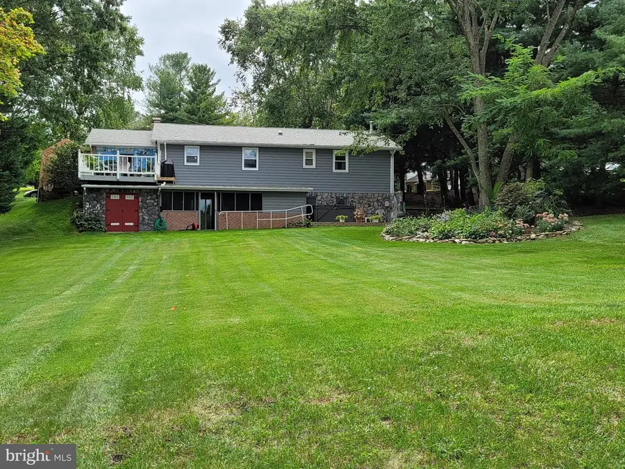 2318 Persimmon Dr, Ijamsville, MD 21754 - Image #3