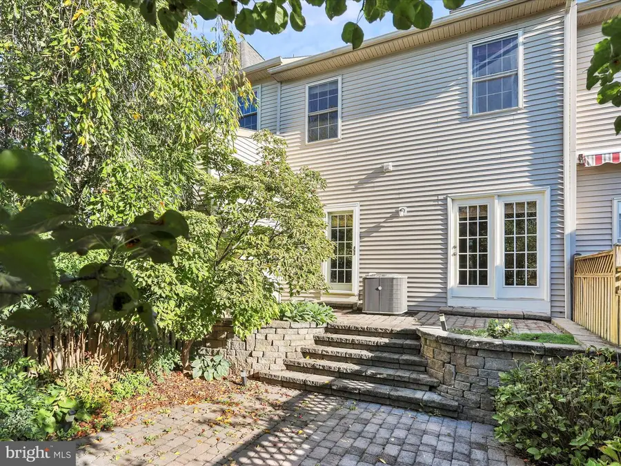 2537 Waterside Dr, Frederick, MD 21701 - Image #2