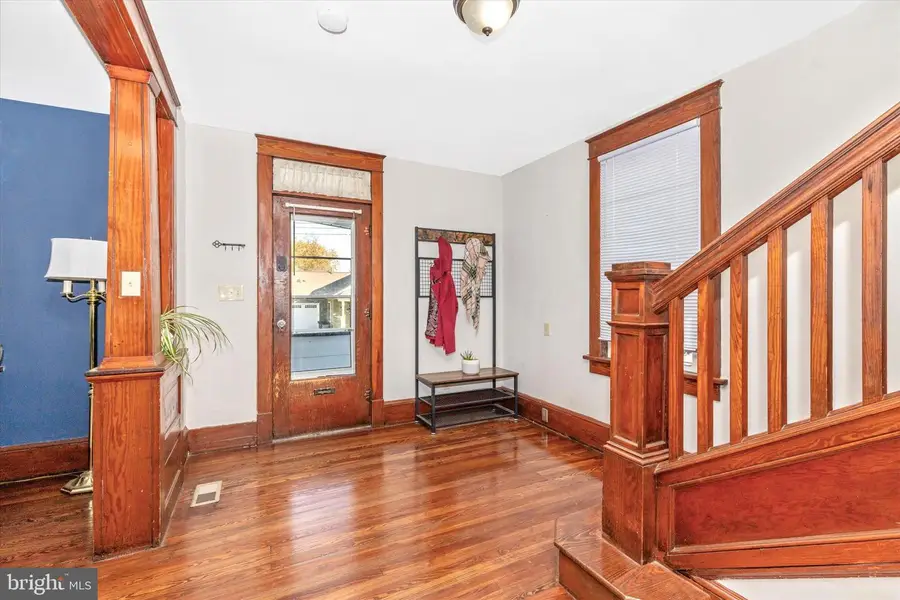 9 3rd Ave, Brunswick, MD 21716 - Image #2