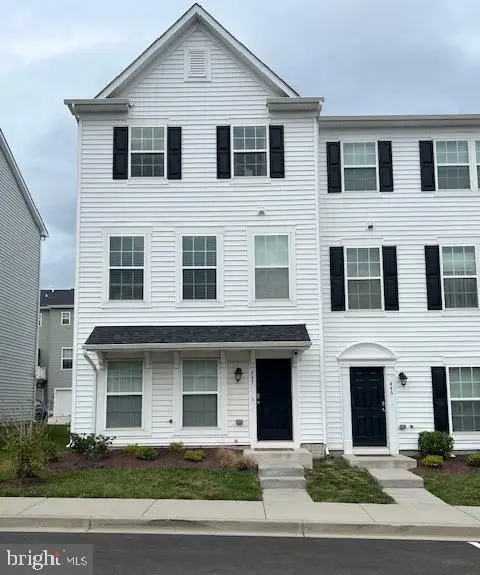 447 Pemberton Park Ln, Frederick, MD 21703 - Image #1