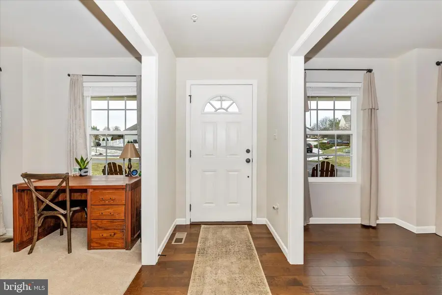 6806 Hawes Ct, Frederick, MD 21702 - Image #3