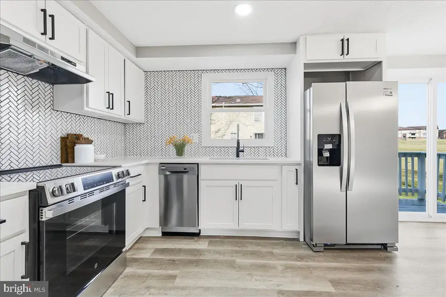 427 Heather Ridge Dr, Frederick, MD 21702 - Image #2