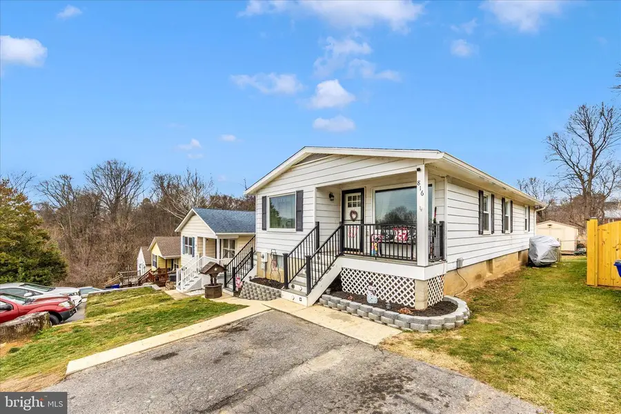 816 E E St, Brunswick, MD 21716 - Image #2