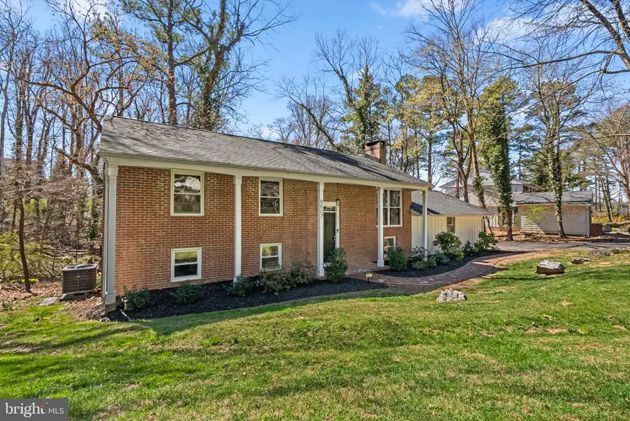 8607 Pinecliff Dr, Frederick, MD 21704 - Image #2