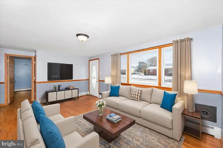 706 E Main St, Thurmont, MD 21788 - #2