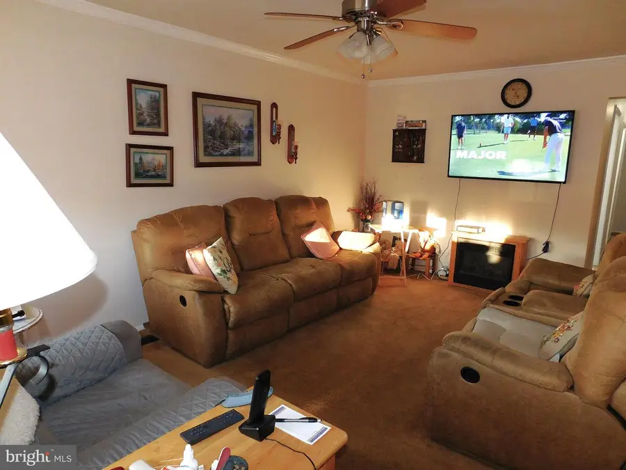 7058 Catalpa Rd, Frederick, MD 21703 - Image #2