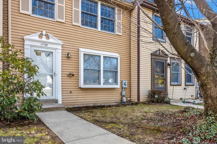 1758 Springfield Ln, Frederick, MD 21702 - #3