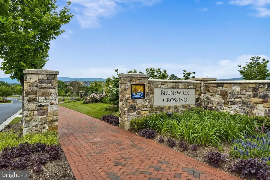 711 Canal Town St, Brunswick, MD 21716 - #2