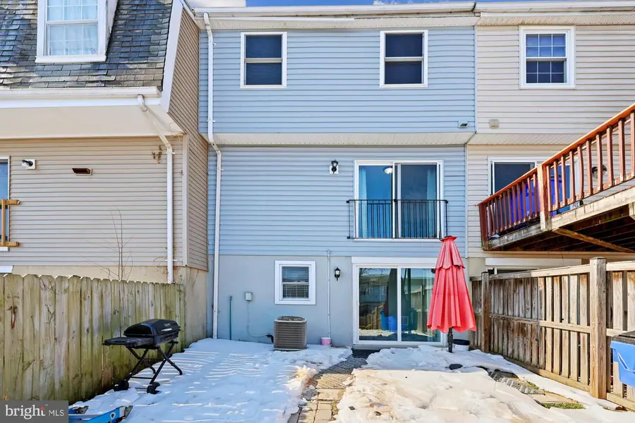 18 Pendleton Ct #10c, Frederick, MD 21701 - #2