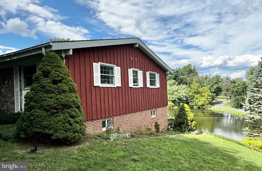 7321 Parkview Dr, Frederick, MD 21702 - #3