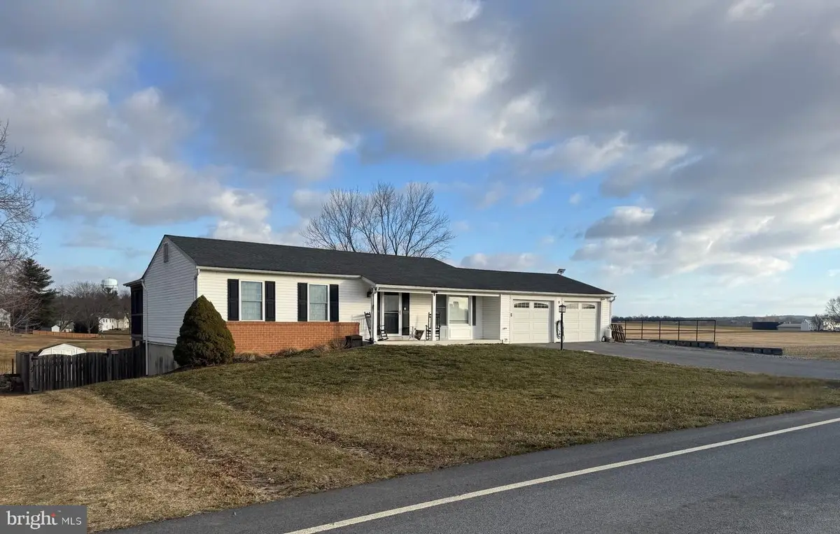 8906 Stauffer Rd, Walkersville, MD 21793 - #1