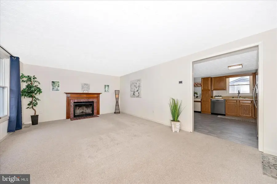 3 Contour Rd, Mount Airy, MD 21771 - #3