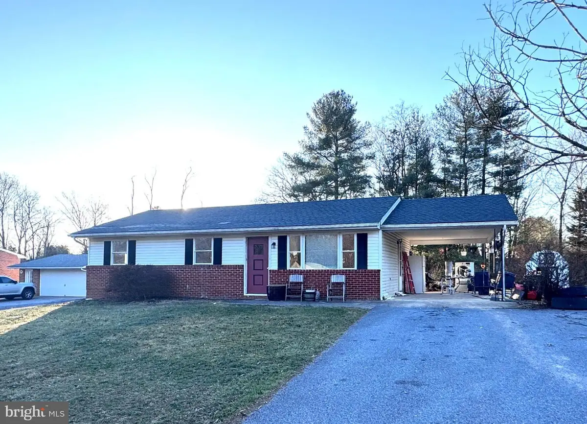 10637 Powell Rd, Thurmont, MD 21788 - #1