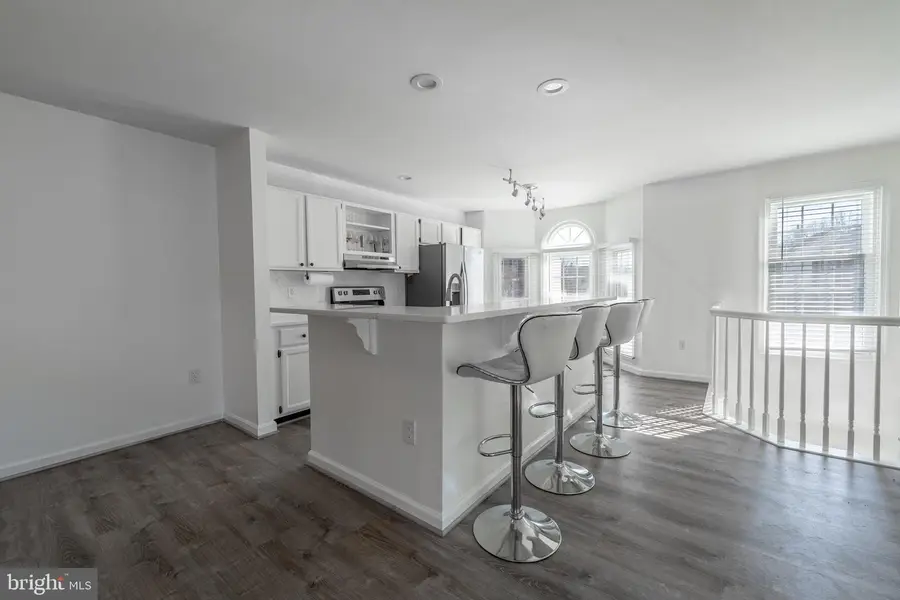 92 Victoria Sq, Frederick, MD 21702 - #2