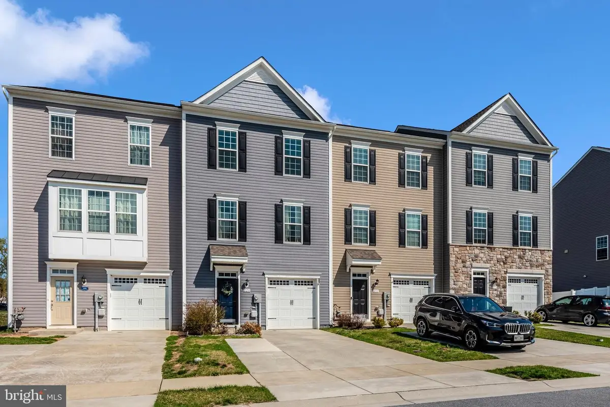 220 Longley Green Dr, Walkersville, MD 21793 - #1