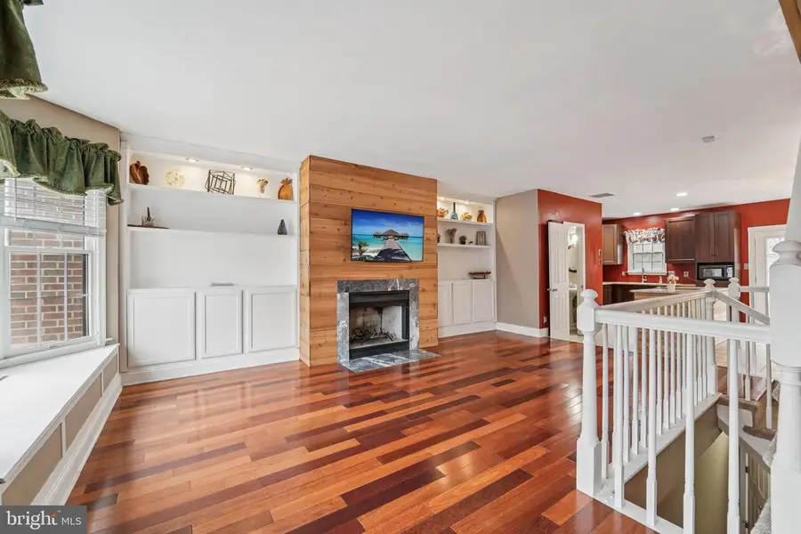 56 Victoria Sq, Frederick, MD 21702 - #2