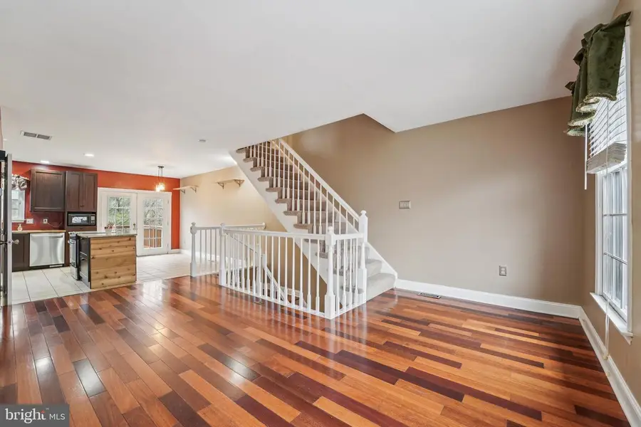 56 Victoria Sq, Frederick, MD 21702 - #3
