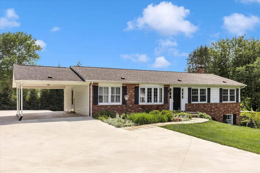 5811 Corporal Jones Ct, Mount Airy, MD 21771 - #2