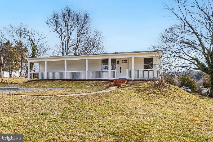 5717 Shaw Dr, Frederick, MD 21704 - #2