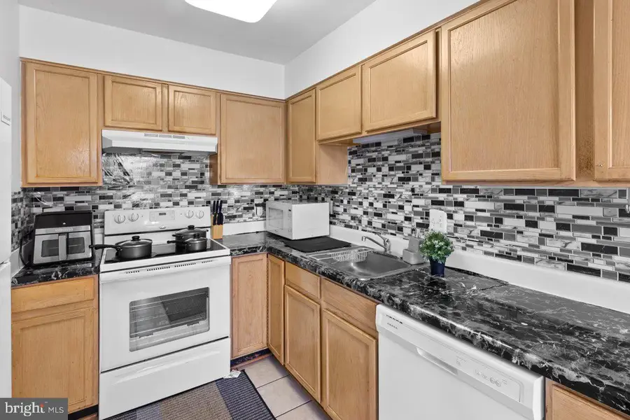 1013 Robin Hill Ter, Frederick, MD 21702 - #2