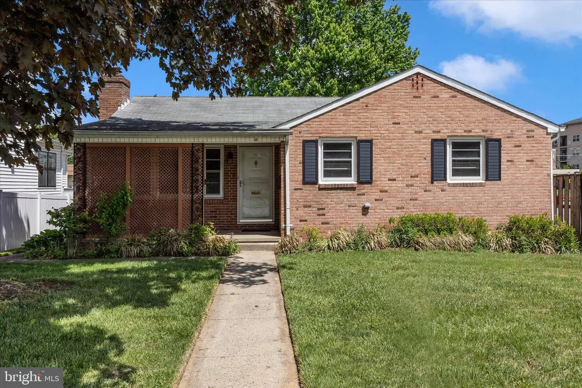 17 E Thirteenth St, Frederick, MD 21701 - #1