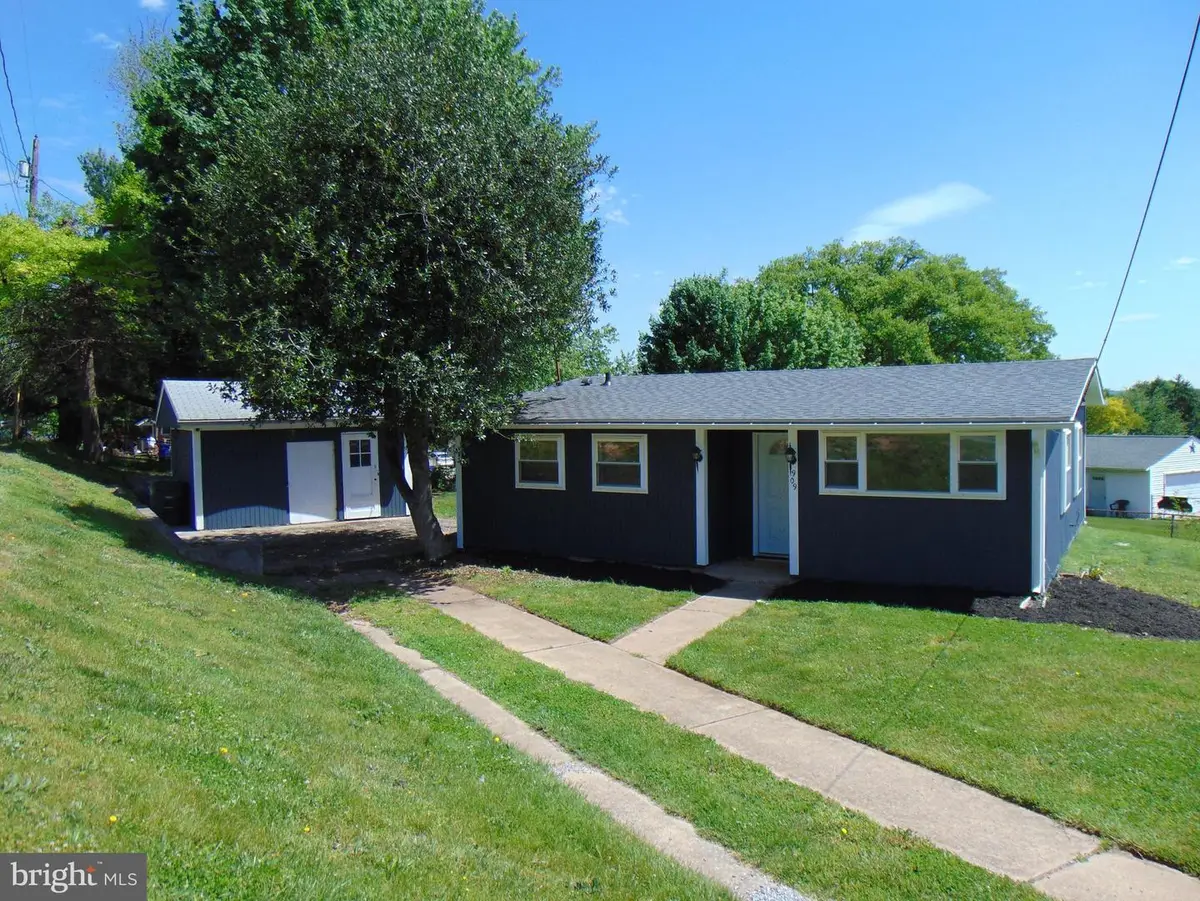 909 Oak St, Frederick, MD 21703 - #1