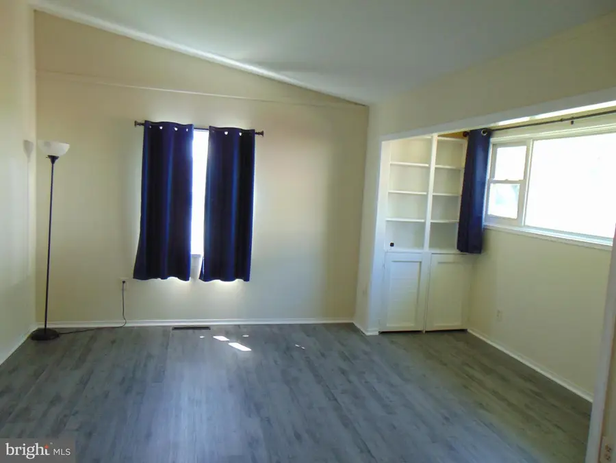 909 Oak St, Frederick, MD 21703 - #3