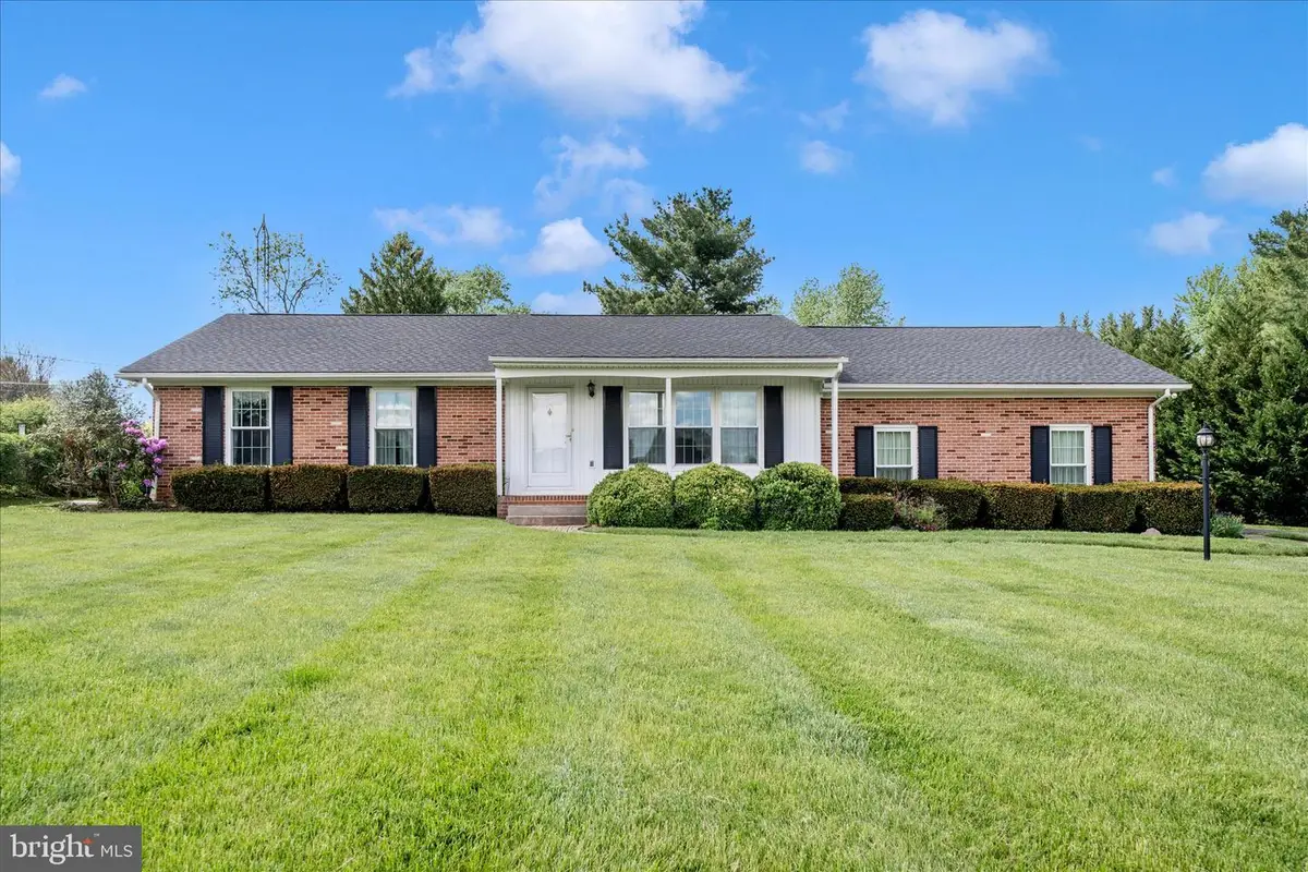 9496 Pocono Dr, Frederick, MD 21702 - #1