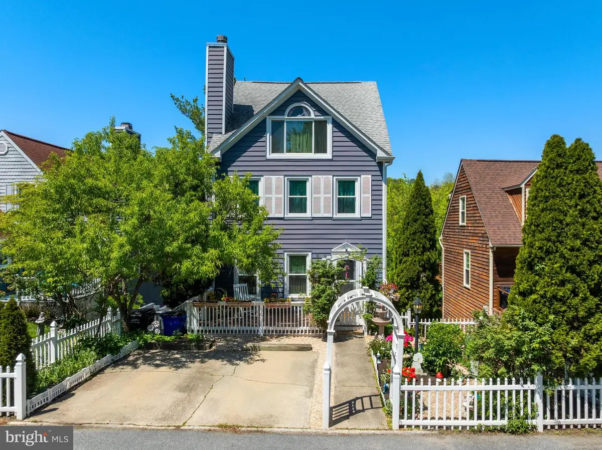 6594 Hemlock Point Rd, New Market, MD 21774 - #1