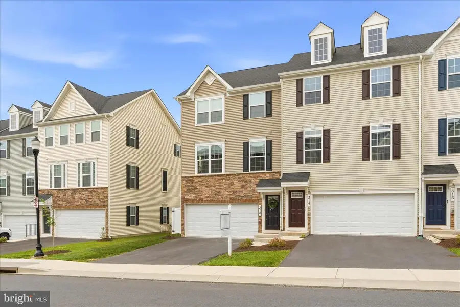 312 Pemberton Park Ln, Frederick, MD 21703 - #2