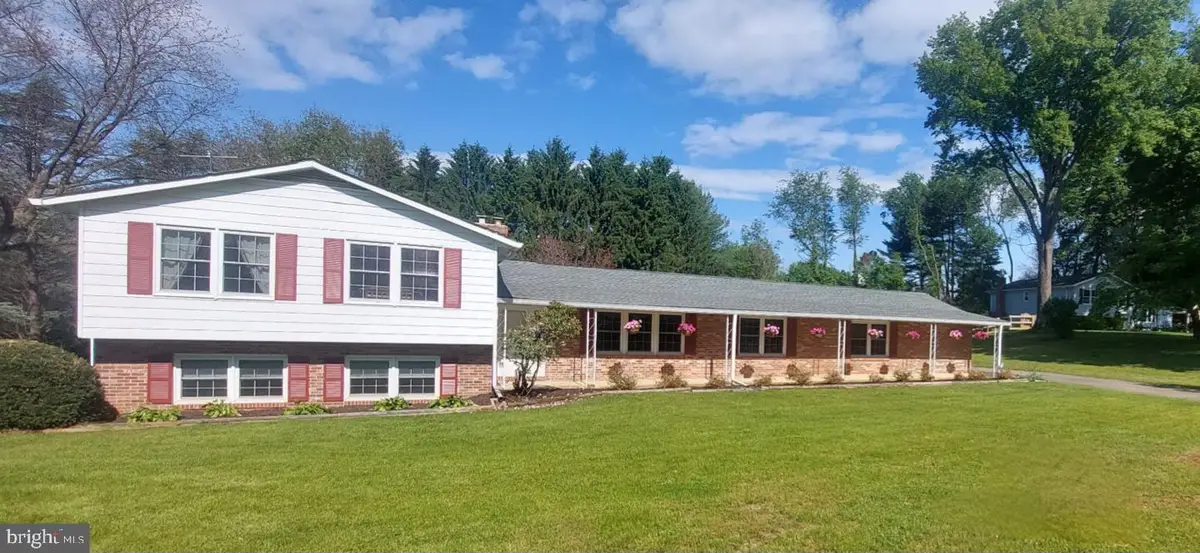 3318 Lowell Ln, Ijamsville, MD 21754 - #1