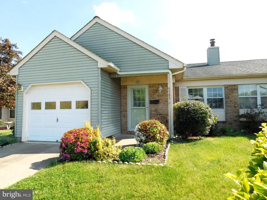 6985 Arbor Dr, Frederick, MD 21703 - #2