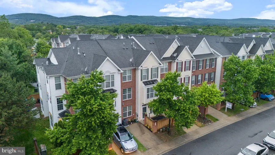 114 Featherstone Pl, Frederick, MD 21702 - #2