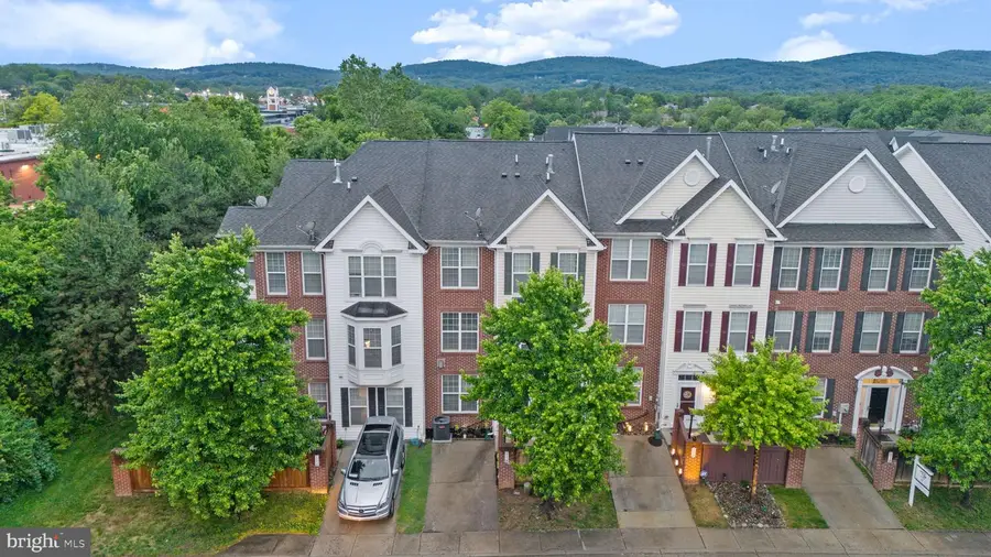 114 Featherstone Pl, Frederick, MD 21702 - #3