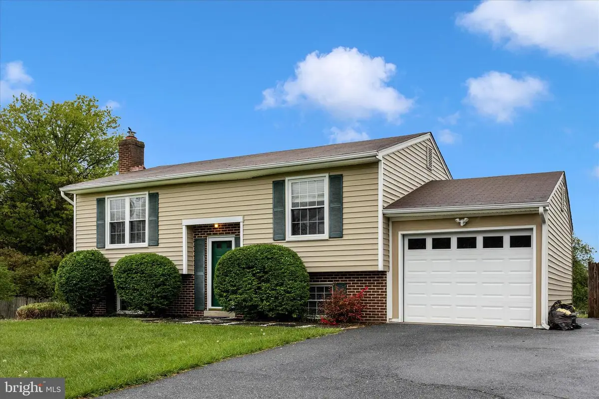 11005 Horseshoe Dr, Frederick, MD 21701 - #1