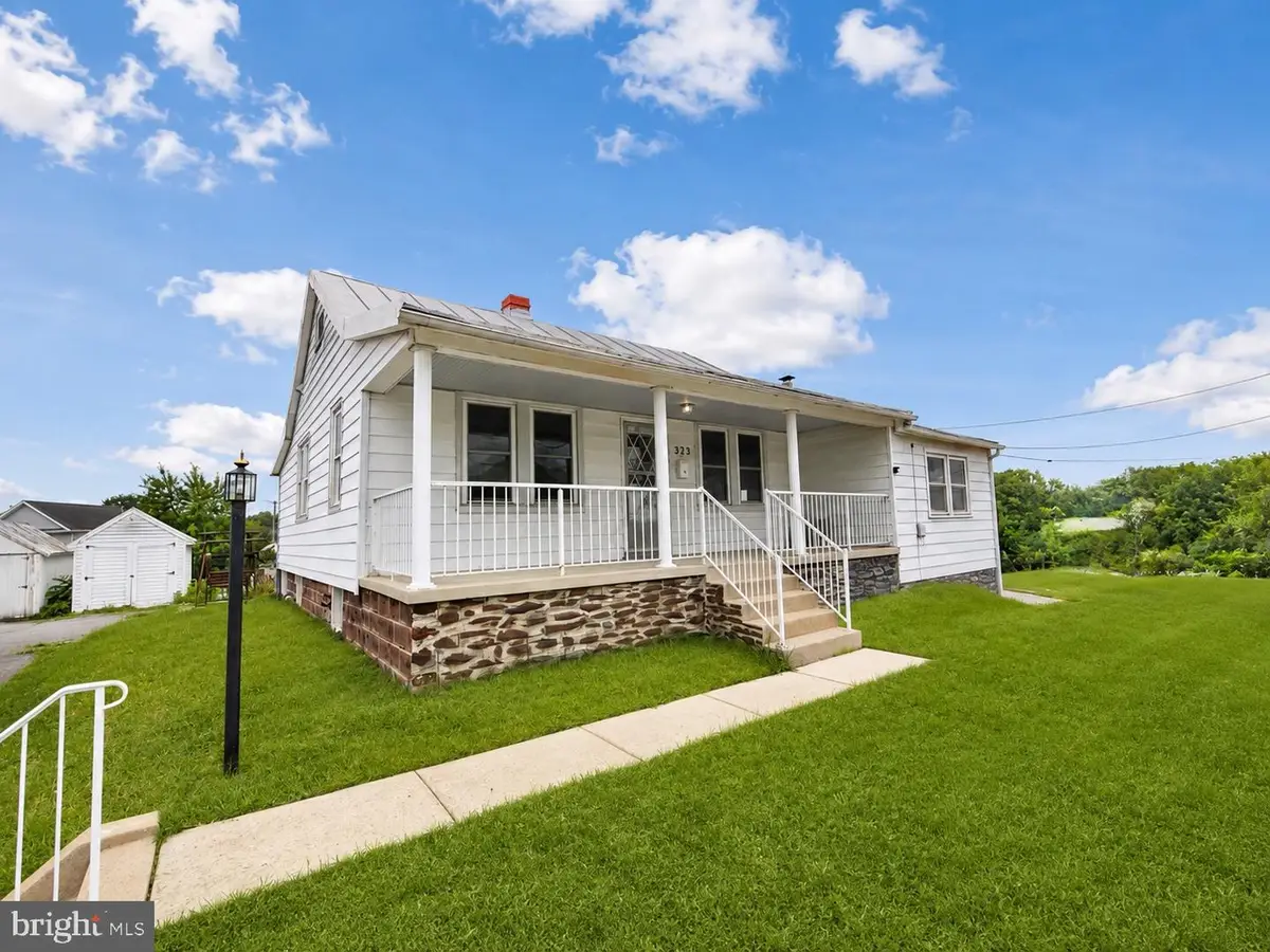323 S Jefferson St, Frederick, MD 21701 - #1