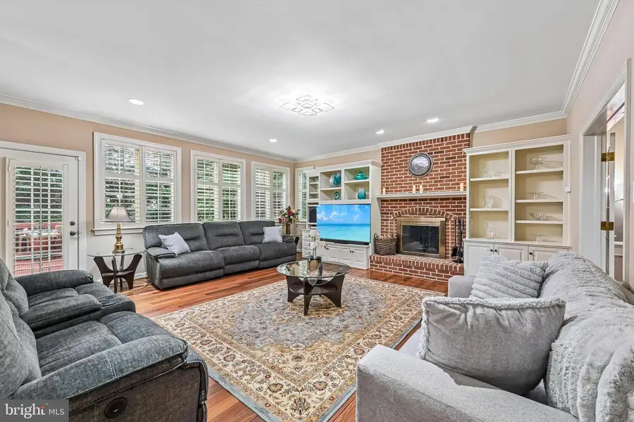 11203 Yardley Ct, Ijamsville, MD 21754 - #2