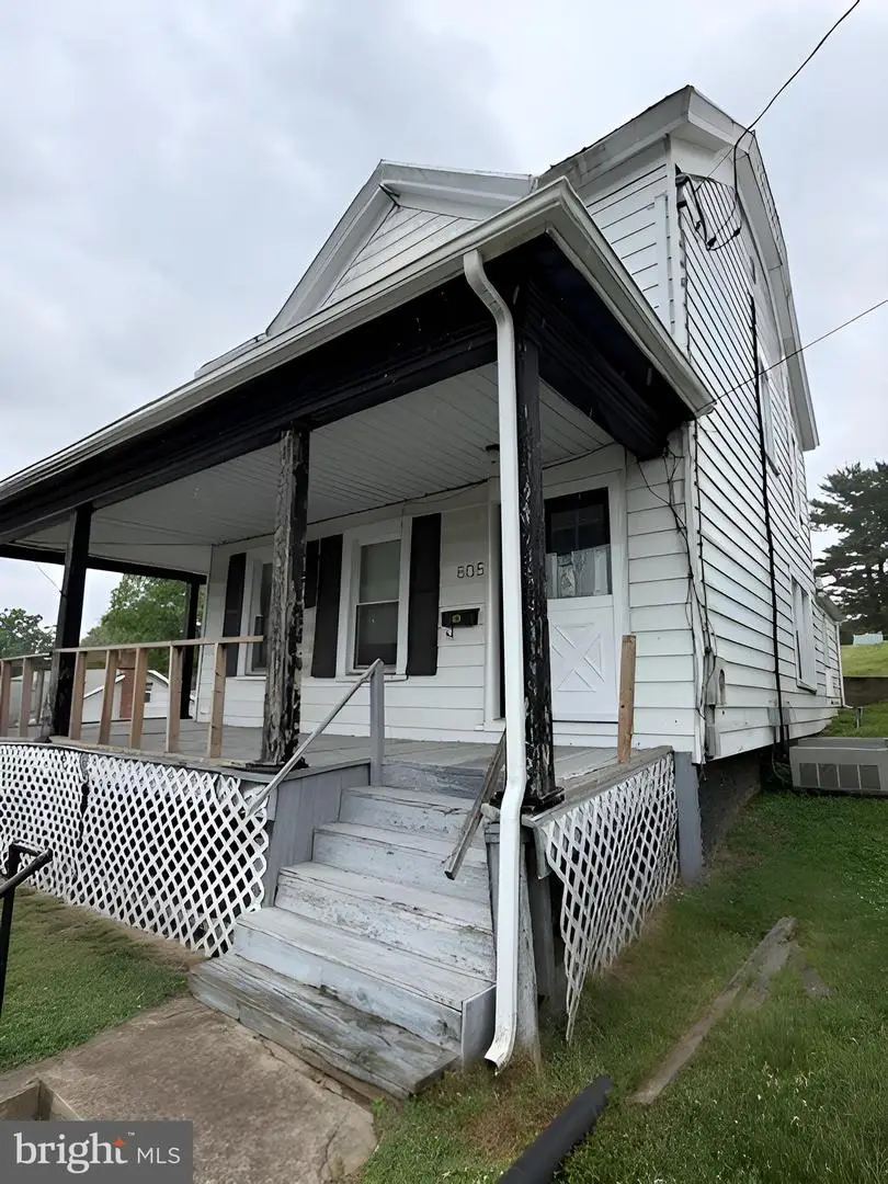 805 E B St, Brunswick, MD 21716 - #3